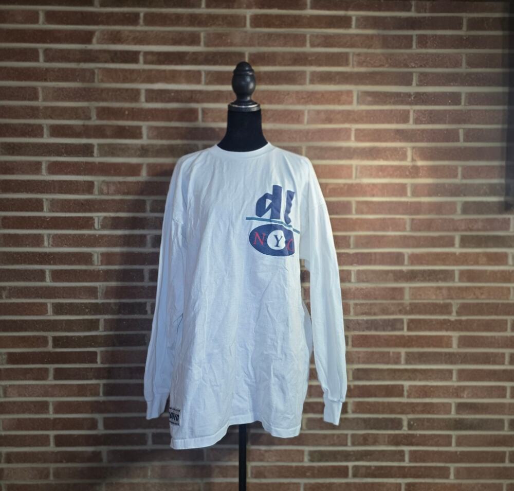 Vintage 90s DLO-NYC Worldwide Clothing Graphic Long Sleeve T-Shirt White XL/2XL